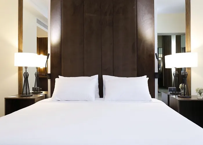 Louis Tavern Hotel Bangkok