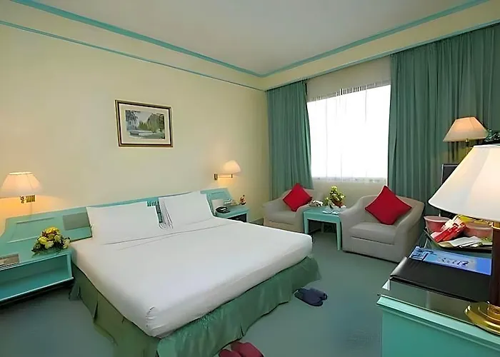 Louis Tavern 3* Bangkok