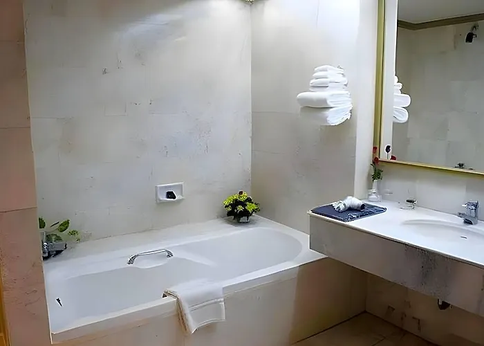 Louis Tavern 3* Bangkok