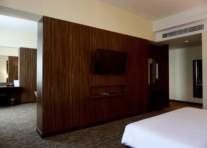 Louis Tavern Hotel 3*
